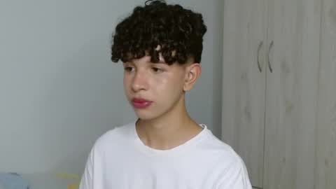 Snapshot of cuddly_twinkie chatting on February 1, 2025, 5:07 am Cuddly online show from February 1, 2025, 5:07 am