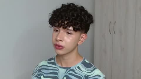 Snapshot of cuddly_twinkie chatting on February 2, 2025, 4:37 am Cuddly online show from February 2, 2025, 4:37 am