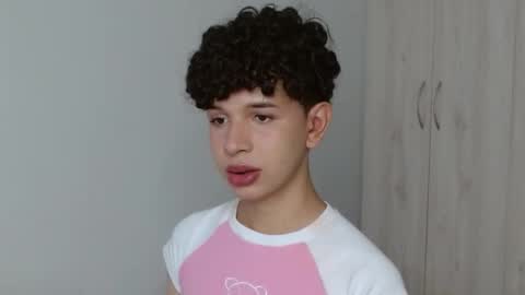 Snapshot of cuddly_twinkie chatting on February 16, 2025, 5:26 pm Cuddly online show from February 16, 2025, 5:26 pm