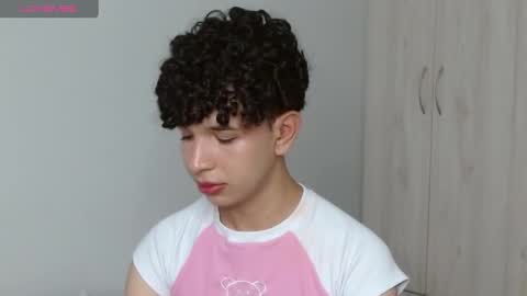 Snapshot of cuddly_twinkie chatting on February 16, 2025, 8:33 pm Cuddly online show from February 16, 2025, 8:33 pm