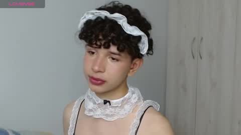 Snapshot of cuddly_twinkie chatting on February 18, 2025, 4:37 pm Cuddly online show from February 18, 2025, 4:37 pm