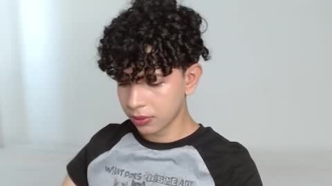 Snapshot of cuddly_twinkie chatting on February 20, 2025, 4:03 pm Cuddly online show from February 20, 2025, 4:03 pm