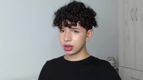 Snapshot of cuddly_twinkie chatting on February 21, 2025, 4:37 pm Cuddly online show from February 21, 2025, 4:37 pm