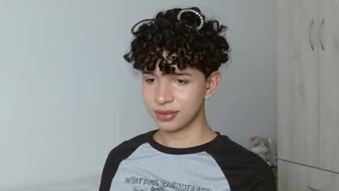 Snapshot of cuddly_twinkie chatting on February 25, 2025, 4:31 pm Cuddly online show from February 25, 2025, 4:31 pm