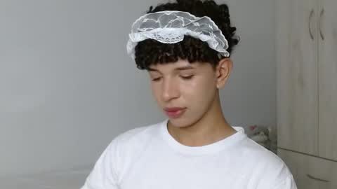 Snapshot of cuddly_twinkie chatting on February 27, 2025, 3:37 pm Cuddly online show from February 27, 2025, 3:37 pm