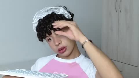 Snapshot of cuddly_twinkie chatting on March 2, 2025, 8:29 pm Cuddly online show from March 2, 2025, 8:29 pm