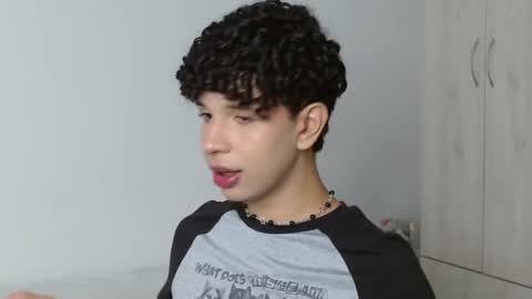 Snapshot of cuddly_twinkie chatting on March 6, 2025, 2:40 pm Cuddly online show from March 6, 2025, 2:40 pm