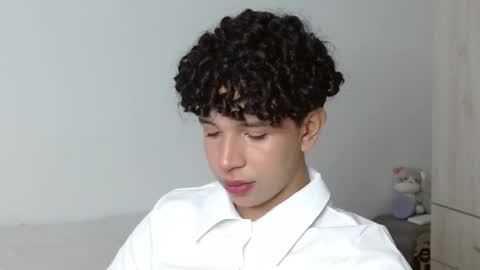 Snapshot of cuddly_twinkie chatting on March 7, 2025, 2:56 pm Cuddly online show from March 7, 2025, 2:56 pm