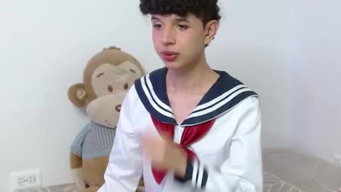 Snapshot of cuddly_twinkie chatting on September 10, 2025, 6:13 am Cuddly online show from September 10, 2025, 6:13 am