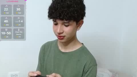 Snapshot of cuddly_twinkie chatting on September 27, 2025, 10:15 pm Cuddly online show from September 27, 2025, 10:15 pm