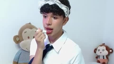 Snapshot of cuddly_twinkie chatting on October 19, 2025, 3:18 am Cuddly online show from October 19, 2025, 3:18 am