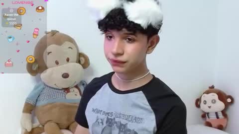 Snapshot of cuddly_twinkie chatting on October 20, 2025, 4:24 am Cuddly online show from October 20, 2025, 4:24 am