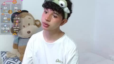 Snapshot of cuddly_twinkie chatting on October 23, 2025, 7:45 pm Cuddly online show from October 23, 2025, 7:45 pm