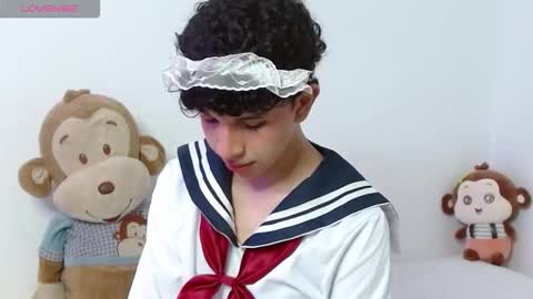 Snapshot of cuddly_twinkie chatting on October 29, 2025, 4:37 am Cuddly online show from October 29, 2025, 4:37 am