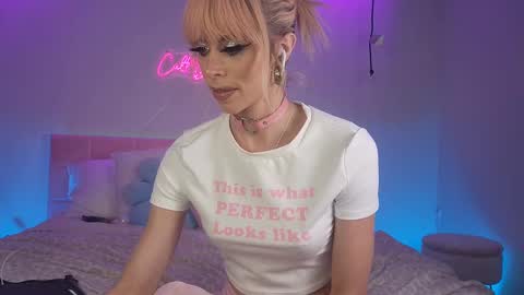 Snapshot of cult_barbie93 chatting on February 23, 2025, 5:56 am Cult Barbie online show from February 23, 2025, 5:56 am