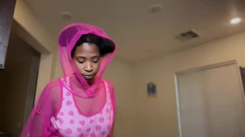 cum2charmxx online show from November 17, 2025, 2:34 pm