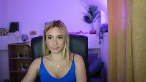 Snapshot of cum_with_sarah chatting on June 9, 2026, 1:23 pm Cum with sarah online show from June 9, 2026, 1:23 pm