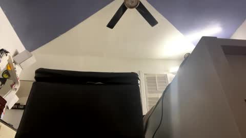 Snapshot of cumsinmealot chatting on December 18, 2024, 4:09 am Aprilia online show from December 18, 2024, 4:09 am