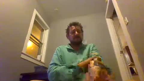 Snapshot of cuntreeboy68 chatting on December 13, 2024, 7:04 am Bash online show from December 13, 2024, 7:04 am