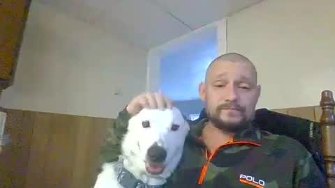 Snapshot of cuntreeboy68 chatting on December 18, 2024, 2:17 pm Bash online show from December 18, 2024, 2:17 pm