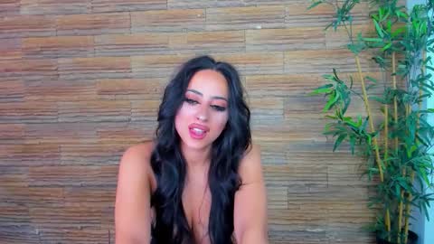 Snapshot of cupcake_izzy chatting on October 28, 2025, 5:33 am cupcake_izzy online show from October 28, 2025, 5:33 am