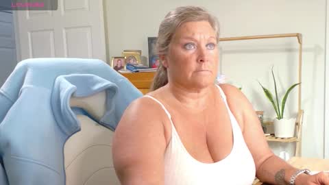 curious couple online show from February 11, 2026, 6:35 pm