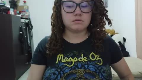 Vannesa online show from May 22, 2026, 1:24 am
