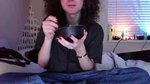 curly fries online show from March 26, 2026, 8:09 am