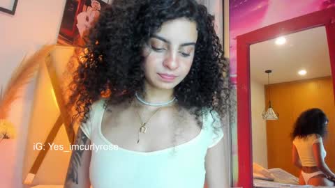 Snapshot of curlyrose_ chatting on January 7, 2025, 1:38 am Rose online show from January 7, 2025, 1:38 am