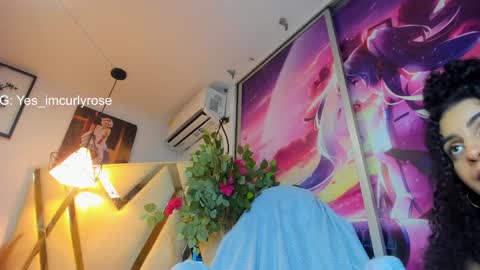 Snapshot of curlyrose_ chatting on January 11, 2025, 12:22 am Rose online show from January 11, 2025, 12:22 am