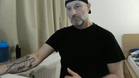 Snapshot of curman85 chatting on January 6, 2025, 11:31 pm Curman85 online show from January 6, 2025, 11:31 pm