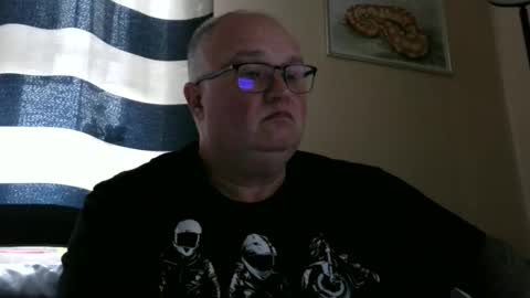 curtus14 online show from November 9, 2025, 8:01 am