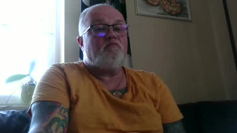 curtus14 online show from March 19, 2026, 4:44 pm