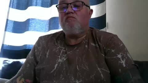 curtus14 online show from April 11, 2026, 7:02 am