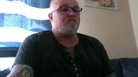 curtus14 online show from April 18, 2026, 9:46 am