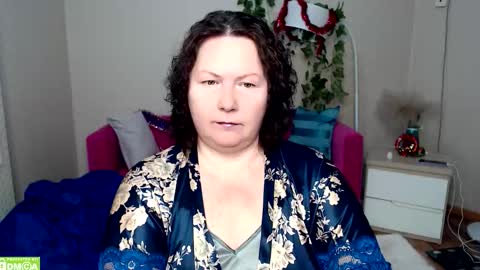 curvy_girlz online show from December 18, 2025, 3:40 pm