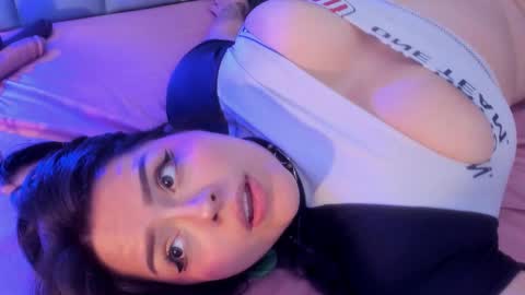 Snapshot of curvy_rousi chatting on February 28, 2026, 11:50 pm Rosie online show from February 28, 2026, 11:50 pm