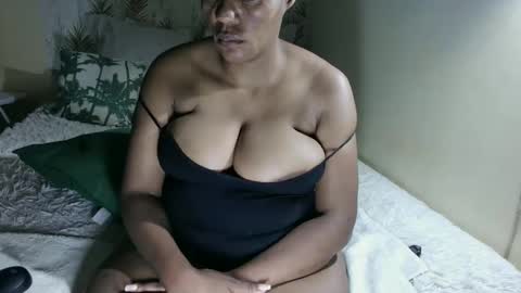 curvybae45 online show from October 11, 2025, 3:39 am