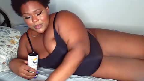 Snapshot of curvybcelinemixe chatting on October 5, 2025, 2:54 am Cline online show from October 5, 2025, 2:54 am