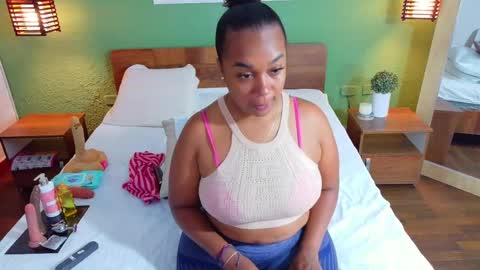 Danna online show from September 23, 2025, 8:12 pm
