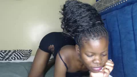 curvyjoan online show from April 16, 2026, 9:10 am