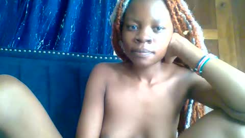 curvyjoan online show from June 3, 2026, 2:33 pm