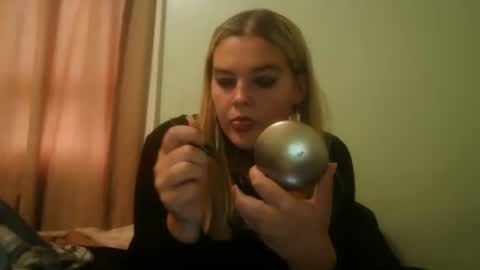 curvymom2025 online show from October 22, 2025, 7:57 pm