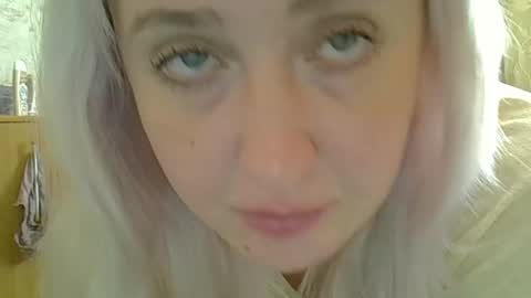 Curvy online show from June 8, 2026, 10:15 am