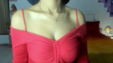 Alisha online show from April 16, 2026, 9:39 pm