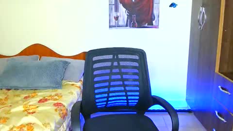 cute annah online show from April 1, 2026, 6:49 pm