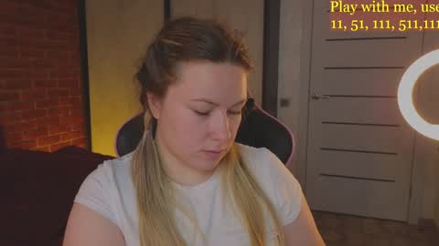 Snapshot of cute_darina chatting on December 7, 2024, 4:42 am Everyday stream in the same time online show from December 7, 2024, 4:42 am
