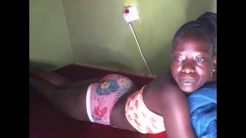 cute_doria online show from October 27, 2025, 3:43 am