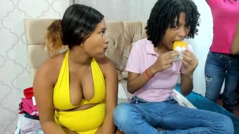 Snapshot of cute_ebony_18_ chatting on October 17, 2025, 1:03 pm cute_ebony_18_ online show from October 17, 2025, 1:03 pm