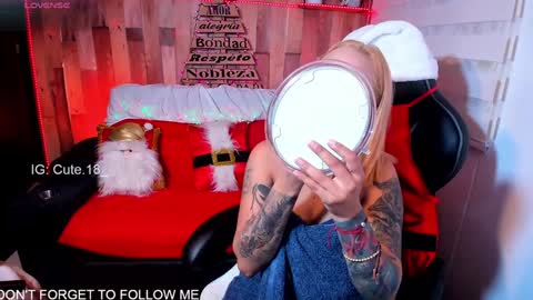 Snapshot of cute_elii chatting on December 3, 2024, 11:24 pm    Independent Model online show from December 3, 2024, 11:24 pm